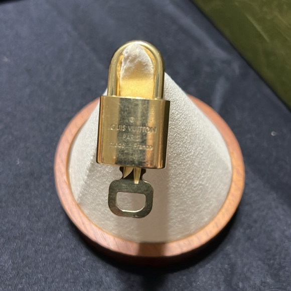 Authentic Louis Vuitton padlock and key brass #331 - Picture 2 of 4